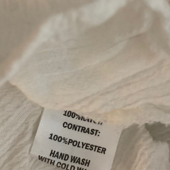 Easel White Flowy Shirt With Lace Sleeves and Trim - Picture 8 of 9